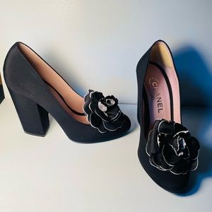 Chanel Pumps size 38.5.  Black